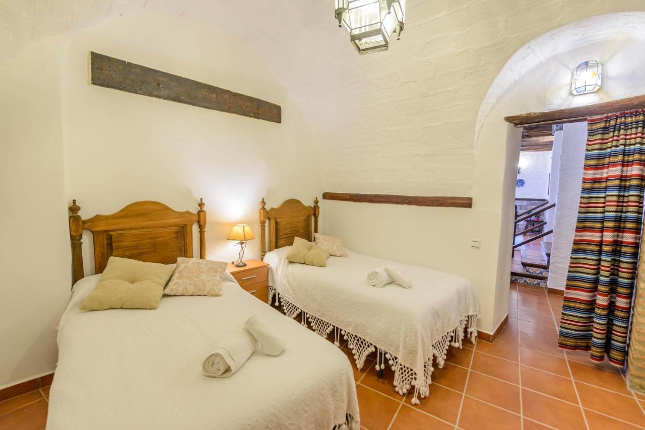 Holiday Home El Pilarillo Piscina Compartida Alcaucín Extérieur photo