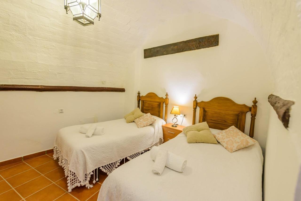 Holiday Home El Pilarillo Piscina Compartida Alcaucín Extérieur photo