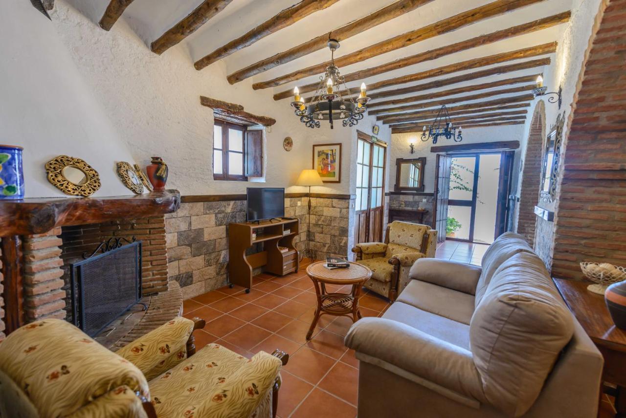 Holiday Home El Pilarillo Piscina Compartida Alcaucín Extérieur photo