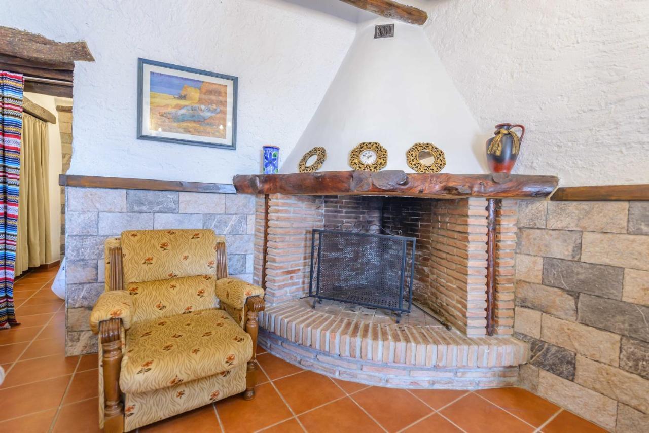 Holiday Home El Pilarillo Piscina Compartida Alcaucín Extérieur photo