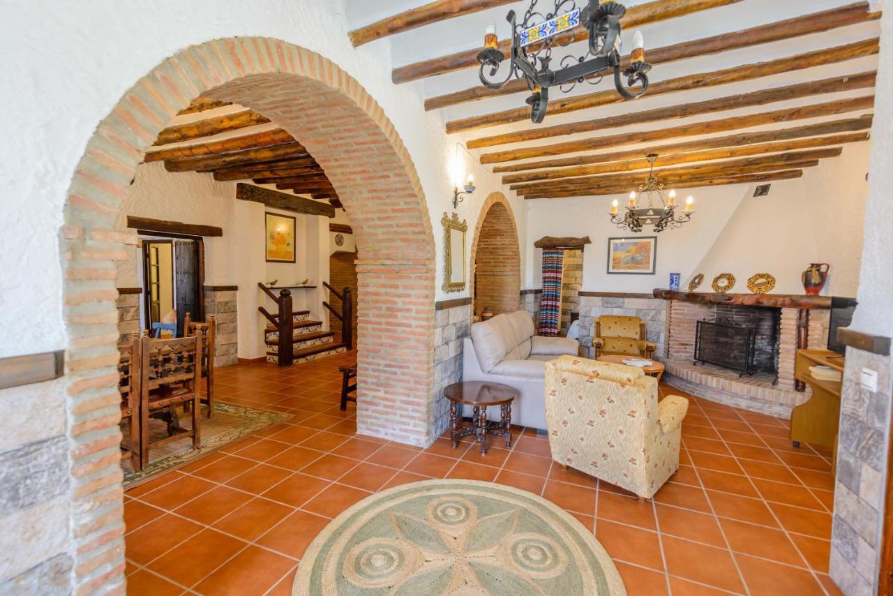 Holiday Home El Pilarillo Piscina Compartida Alcaucín Extérieur photo